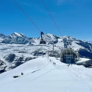 Skyway Monte Bianco allows us to ski into Italy from Chamonix and return back to France, all in the same day.