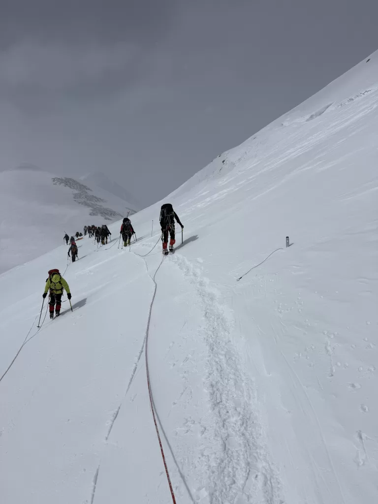 Mountain Trip teams on Windy Corner